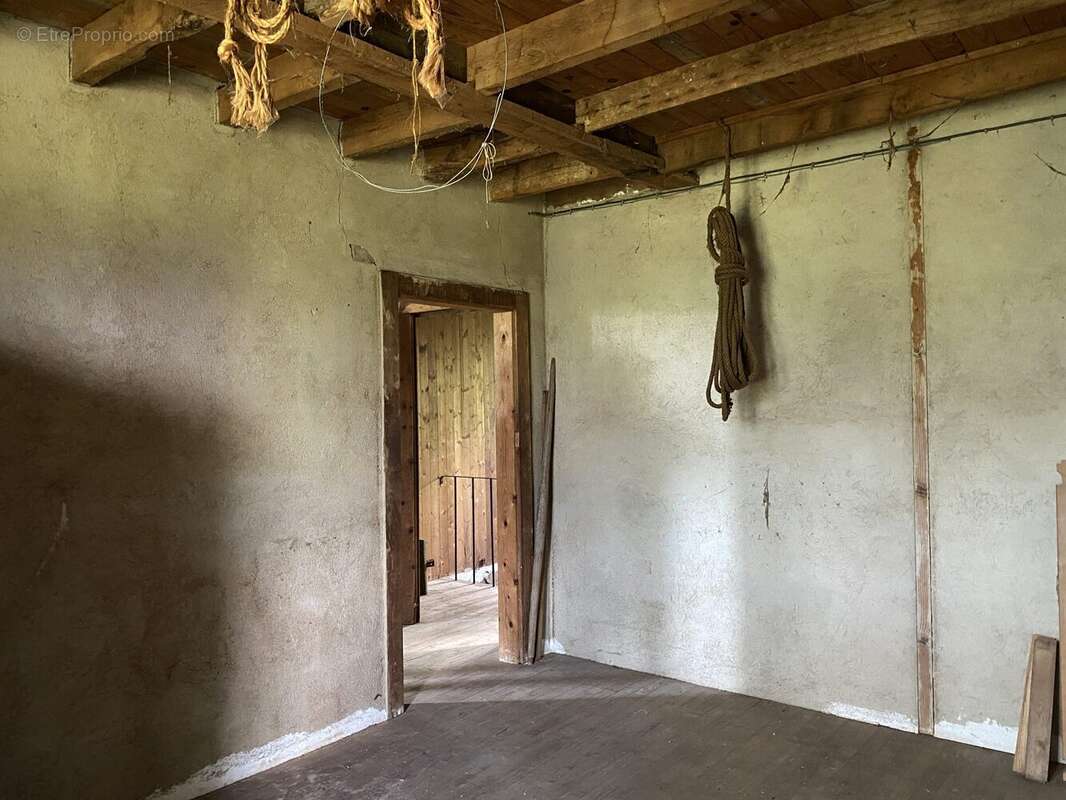 Maison 85 m² à Neuvic-Entier  - photo 8