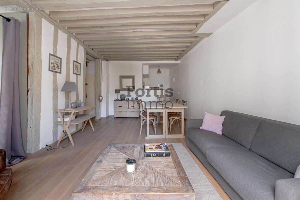 Appartement à PARIS