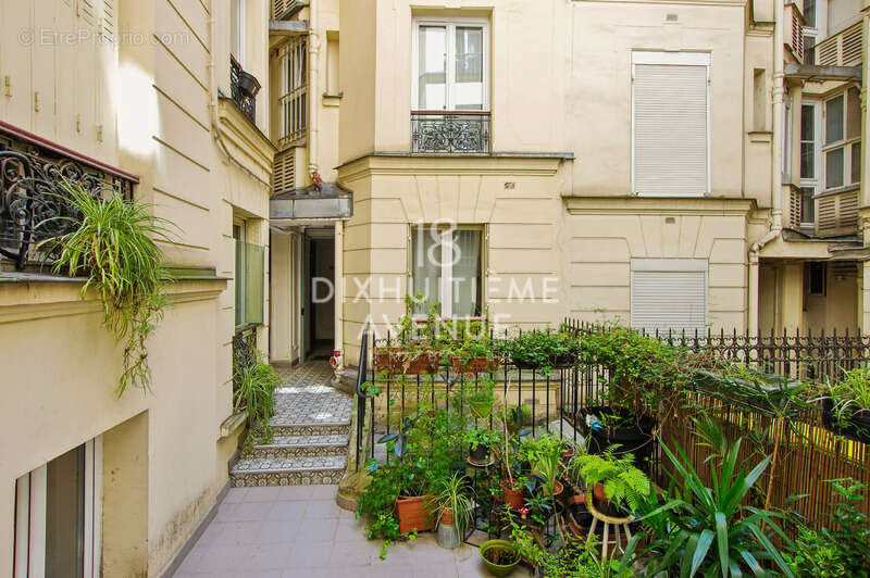 Appartement à PARIS-18E
