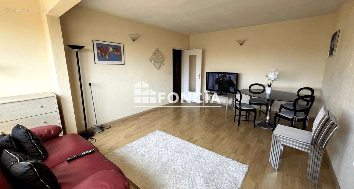 Appartement à HYERES