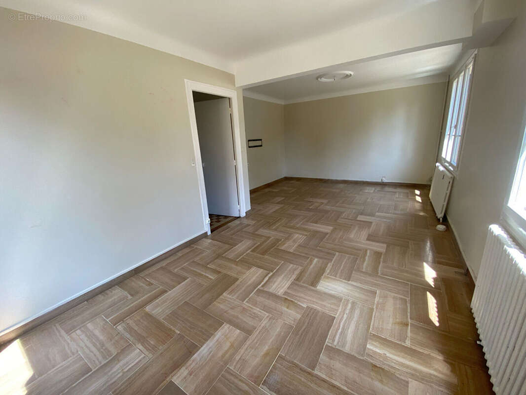 La Ferte Bernard, maison cinq chambres - photo 3