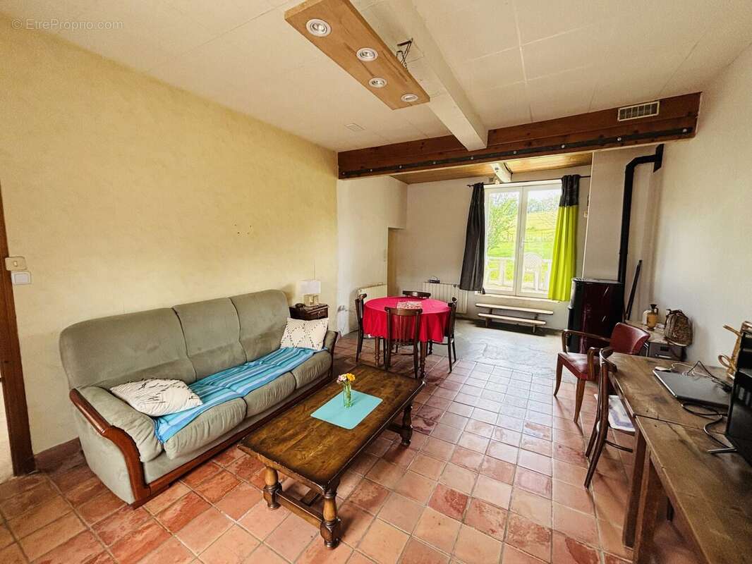 Maison 143 m² à Saint-Christophe-Et-Le-Laris  - photo 4