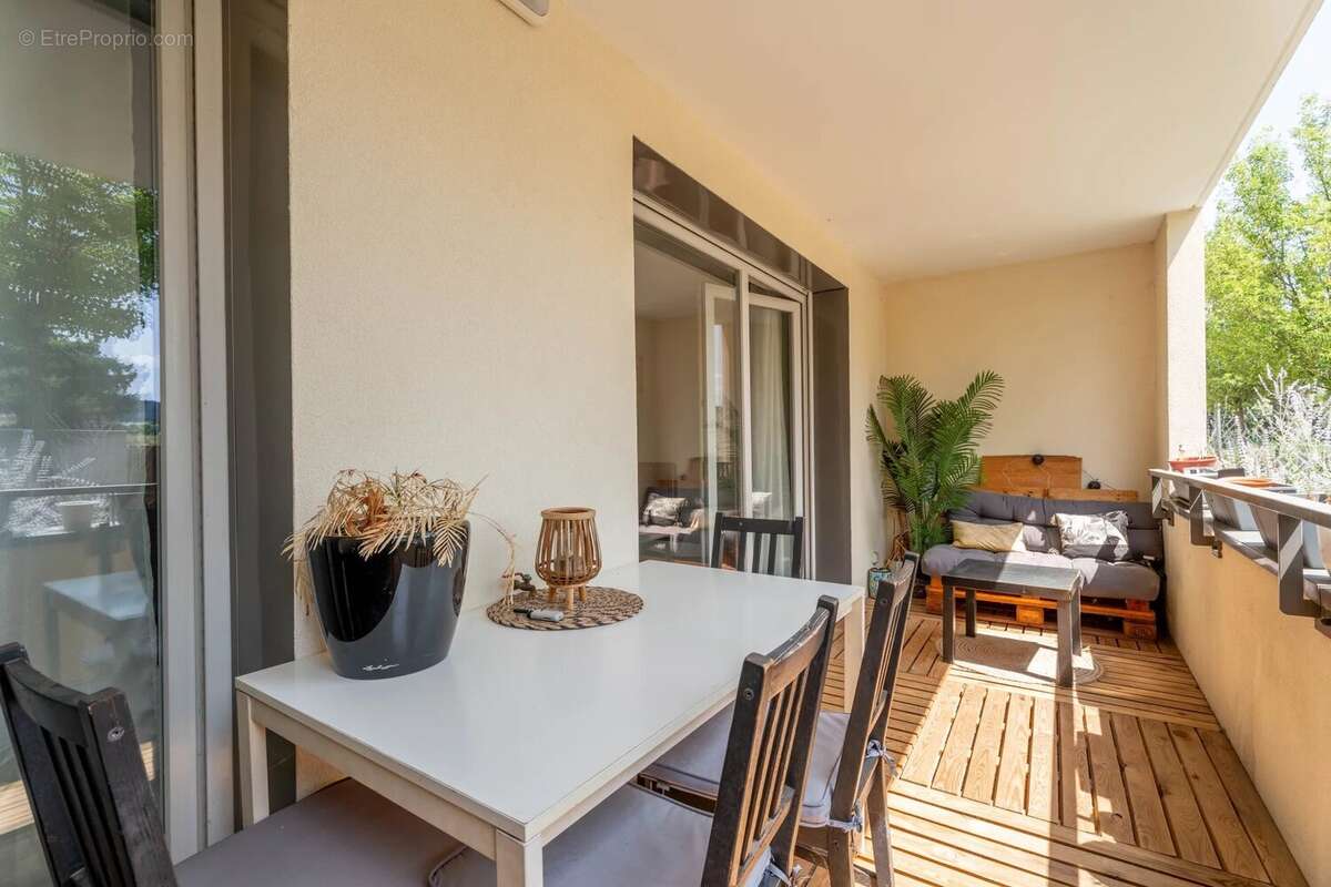 Appartement T4 avec terrasse et garage - photo 9