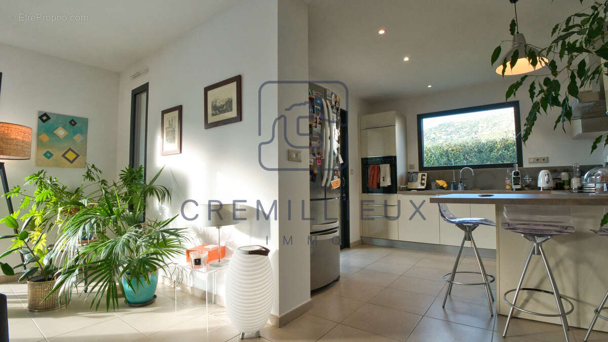 Maison à GUILHERAND-GRANGES