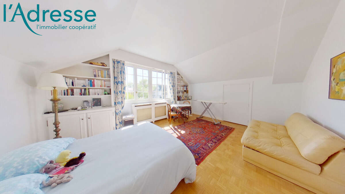 Maison à CHAMPS-SUR-MARNE