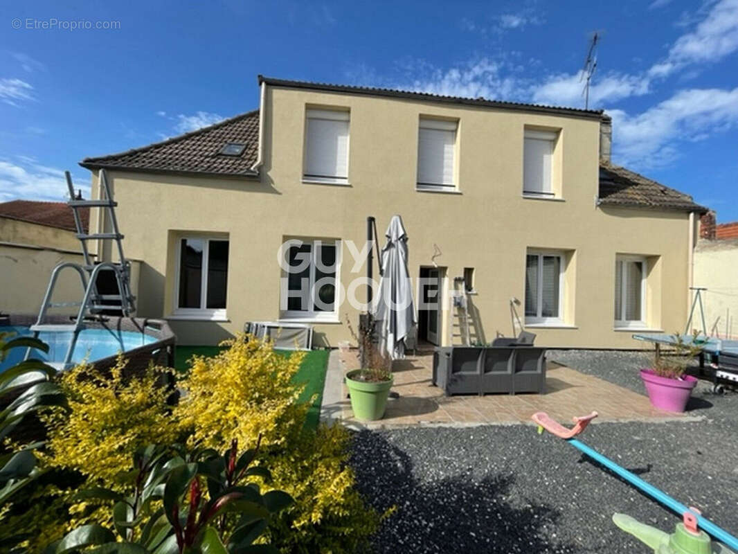 Maison à FERE-CHAMPENOISE