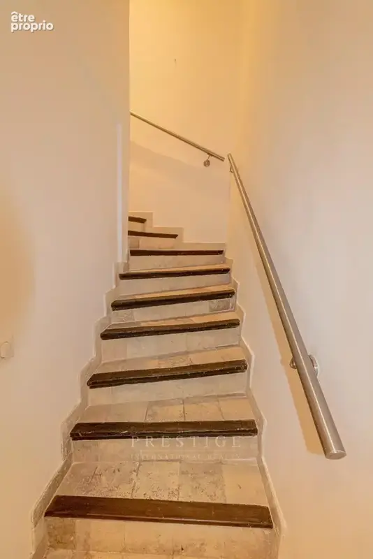 Vieille Antibes, 4 pièces en duplex rénové & meublé - photo 15