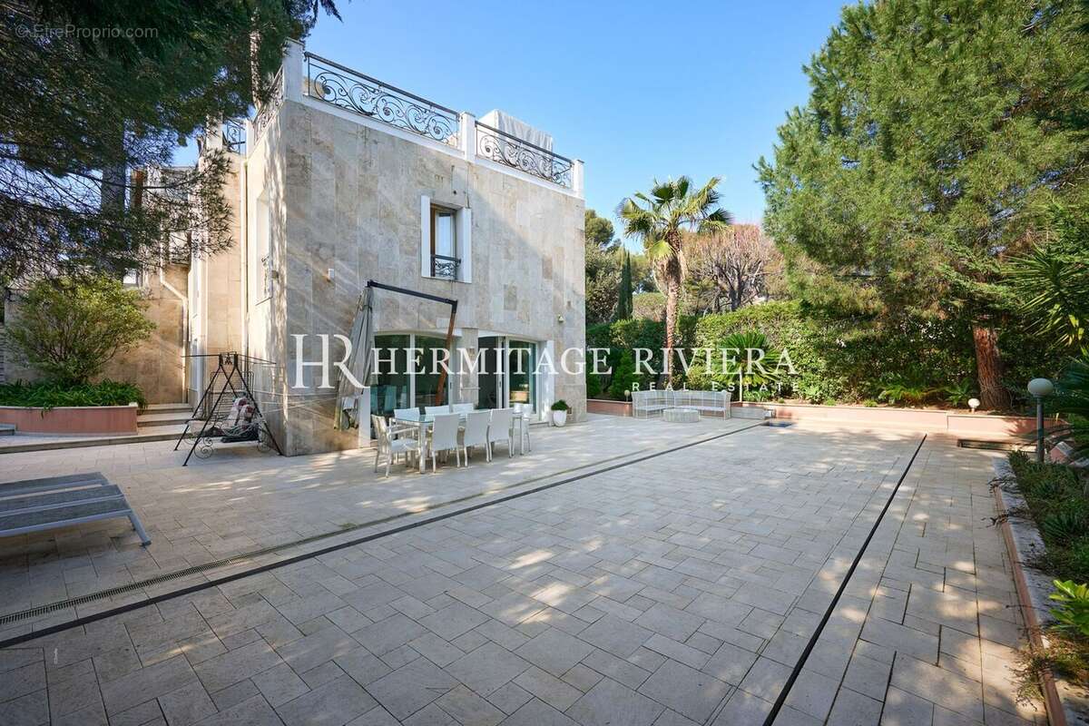 Maison à ROQUEBRUNE-CAP-MARTIN