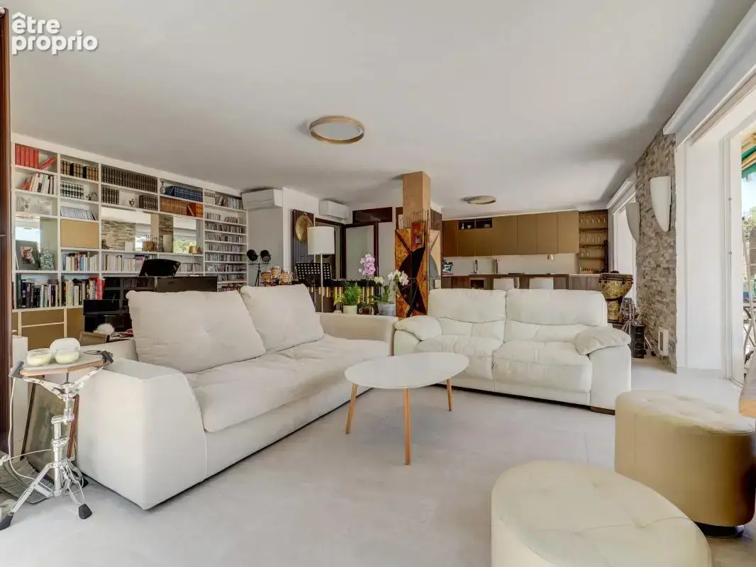 VILLEFRANCHE-SUR-MER  Appartement-villa de 107 m² avec plus de 300 m² de jardin - photo 9