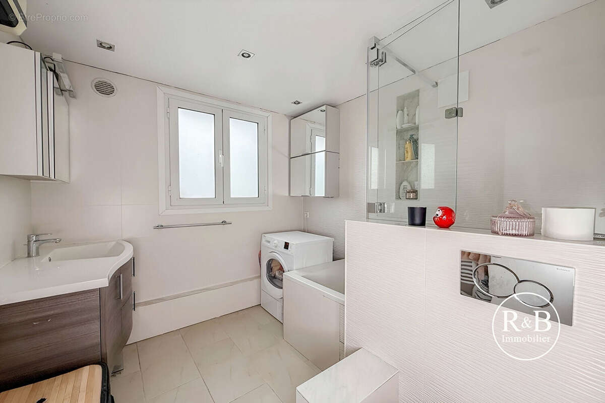 Appartement à LES CLAYES-SOUS-BOIS