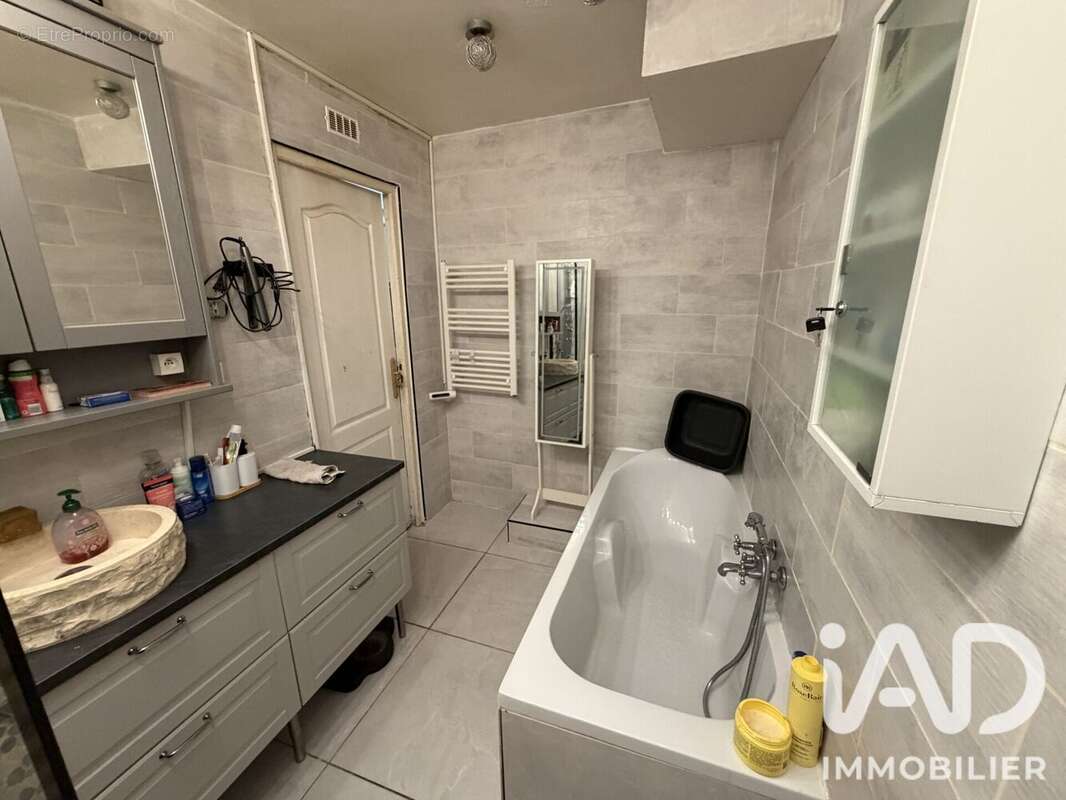 Maison 117 m² à Le Peage-De-Roussillon  - photo 8