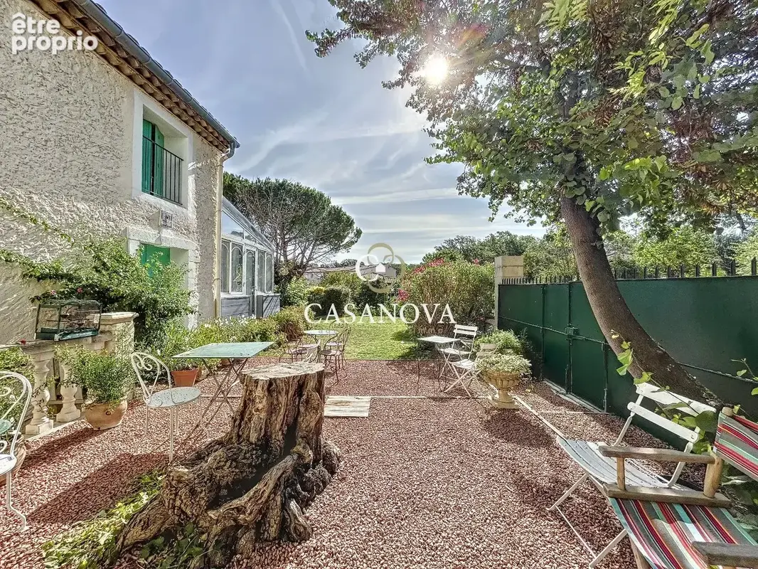 Hôtel à vendre avec 12 suites, un appartement, une piscine et potentiel restauration ou gîtes près de Pézenas - photo 4