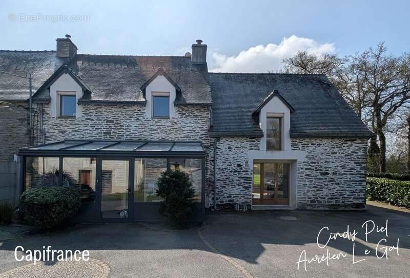 Longère rénovée PLOERMEL (Morbihan) – 140 m² – 4 chambres – Terrain arboré 2700 m² – Dépendance – DPE C – 25 min Vannes - photo 3