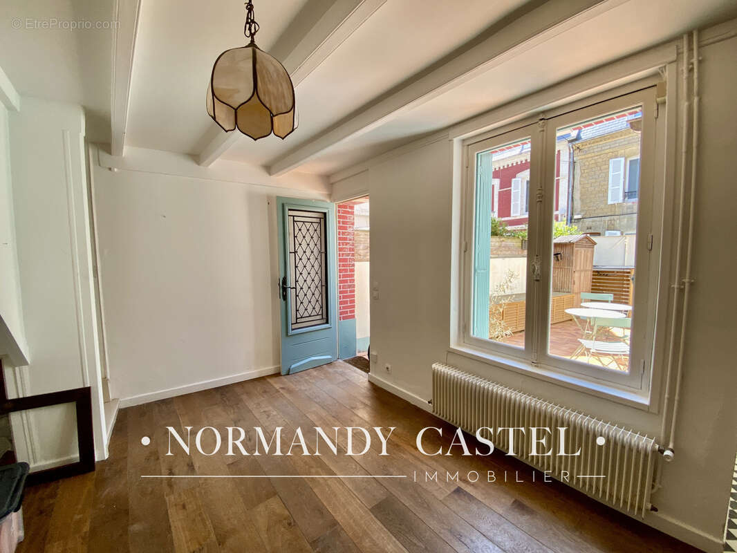 Maison à TROUVILLE-SUR-MER