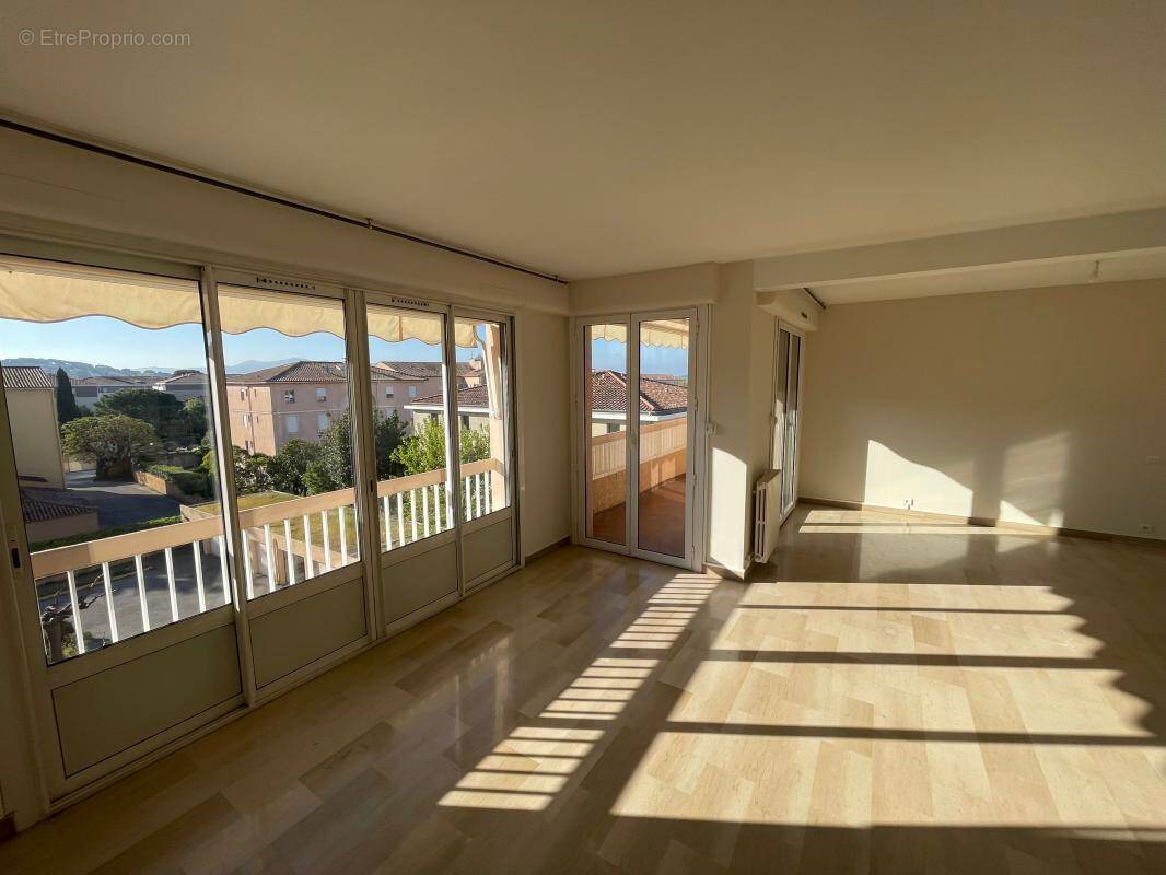 Appartement à SANARY-SUR-MER
