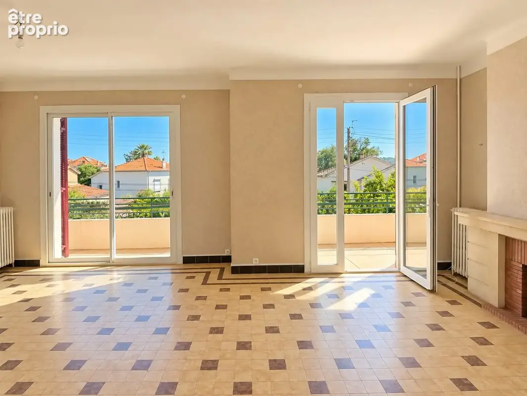 Appartement à HYERES