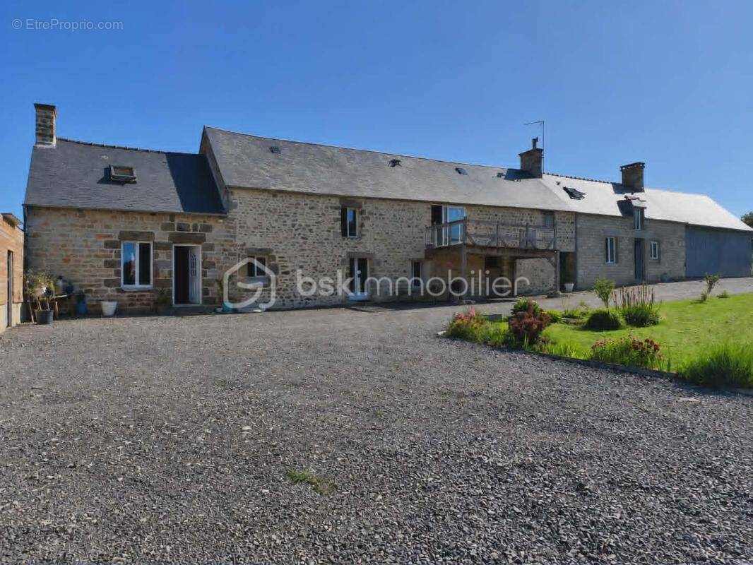 Maison à SAINT-PATRICE-DU-DESERT