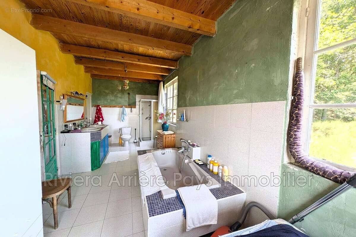 Maison 107 m² à Saint-Antonin  - photo 9
