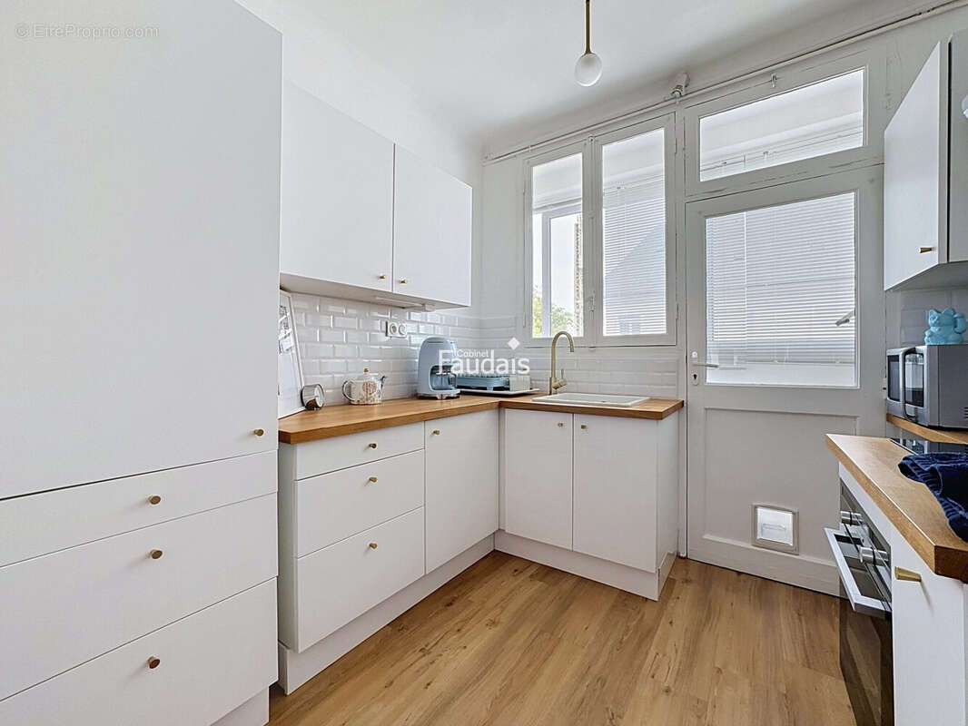 Appartement 86 m² à Saint-Lo  - photo 8