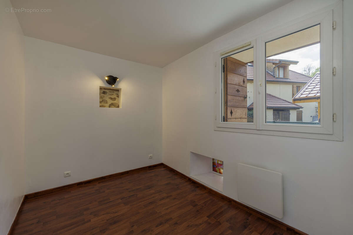 Coup de coeur assuré pour cette maison de village sur les dernières hauteurs de Poisy ! - photo 9
