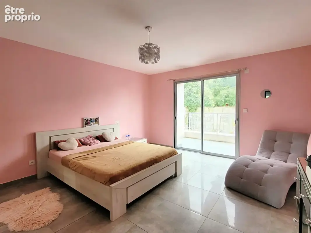 LE PUY coteau Recherché: Maison récente 269 m² sur 560 m² de terrain - photo 4