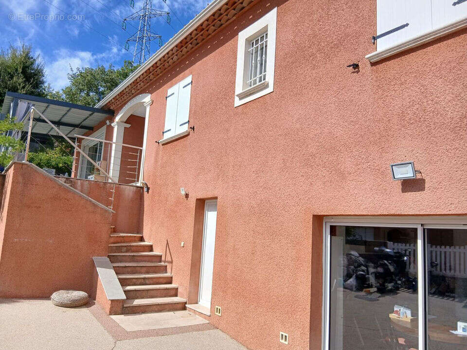 Maison à SAINTE-TULLE