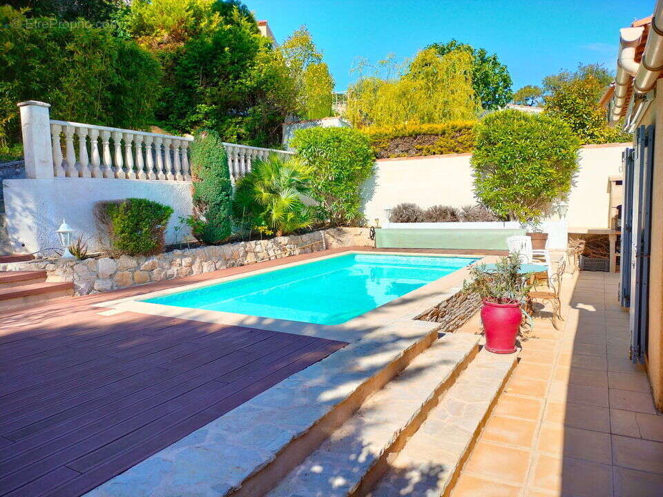 MAISON - MOURETS - CHATEAU GOMBERT - T4 - PISCINE - Maison à MARSEILLE-13E