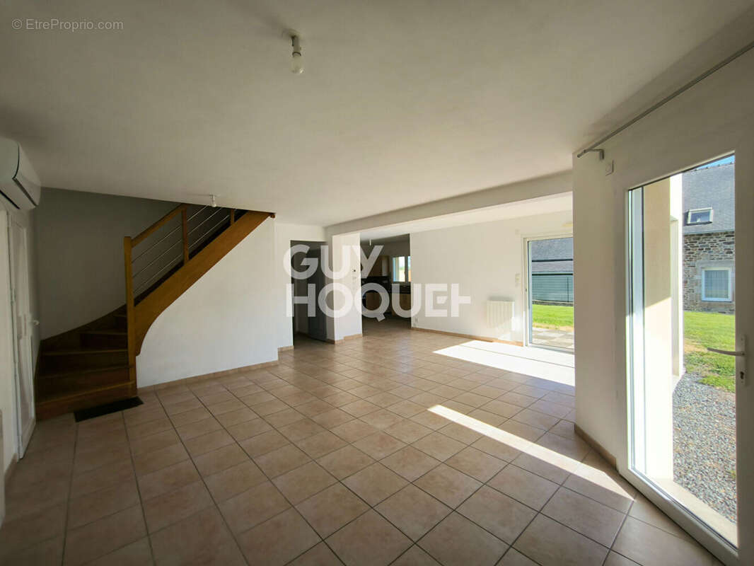 Maison à SAINT-GUINOUX