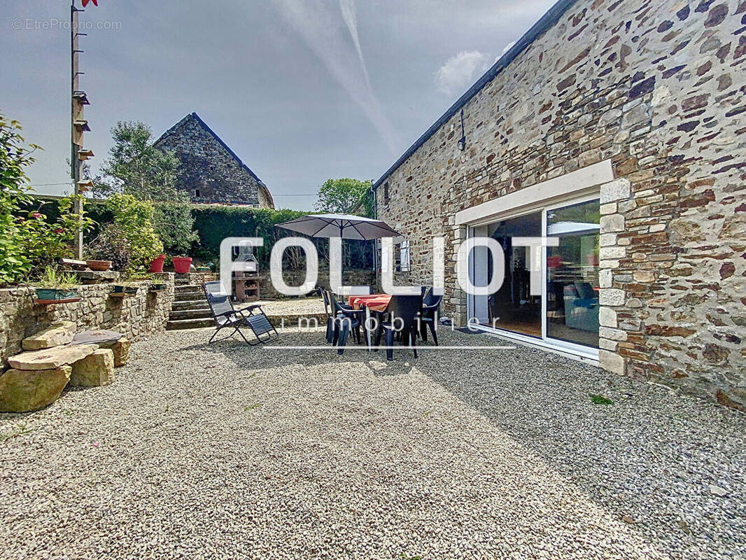 Maison à SAINT-PIERRE-D&#039;ARTHEGLISE