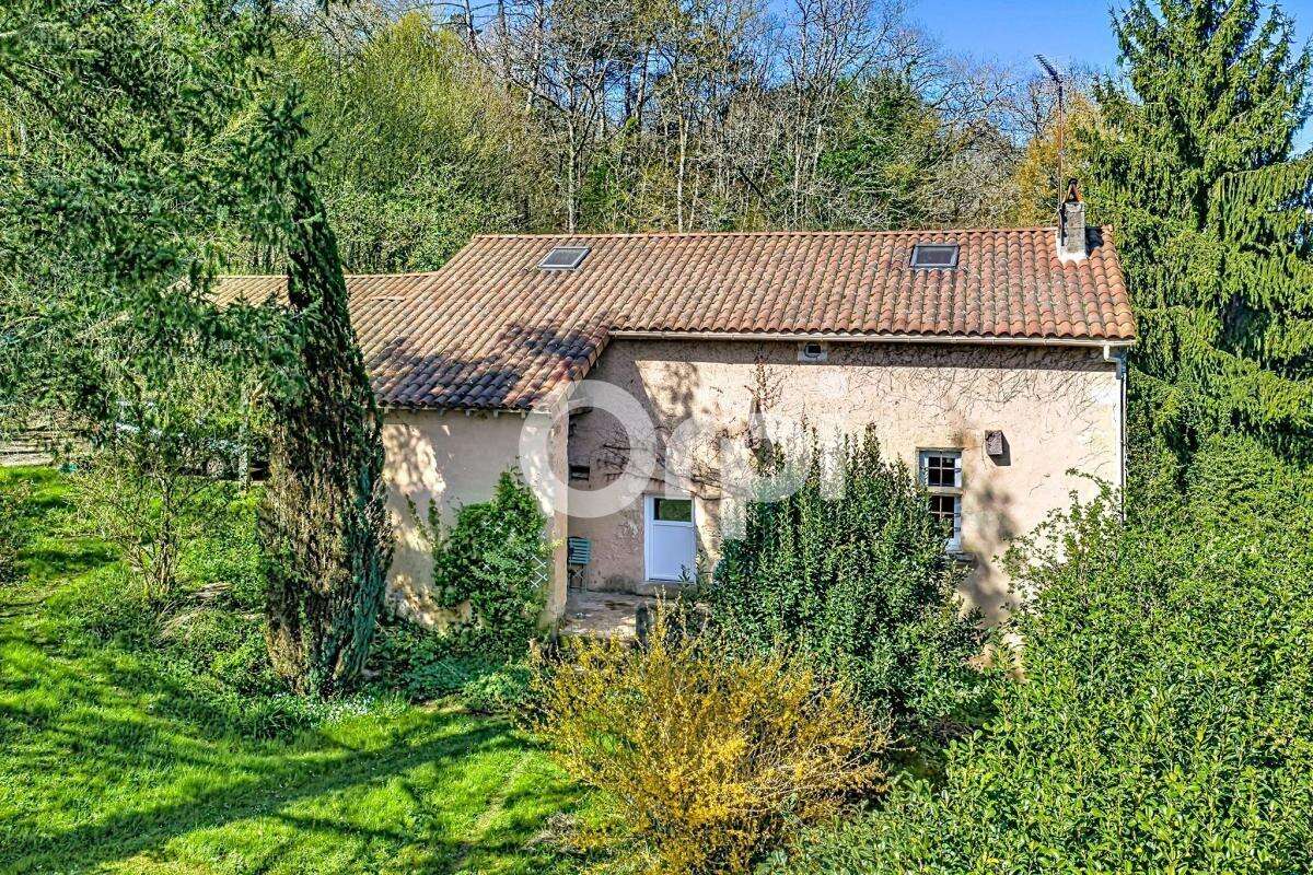 Maison à CREYSSENSAC-ET-PISSOT