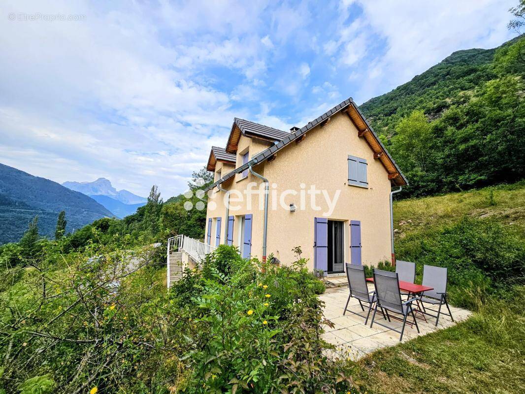 Maison à ASPRES-LES-CORPS