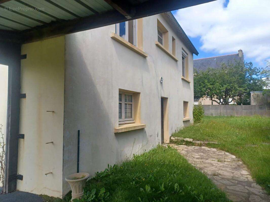 Maison à CARHAIX-PLOUGUER