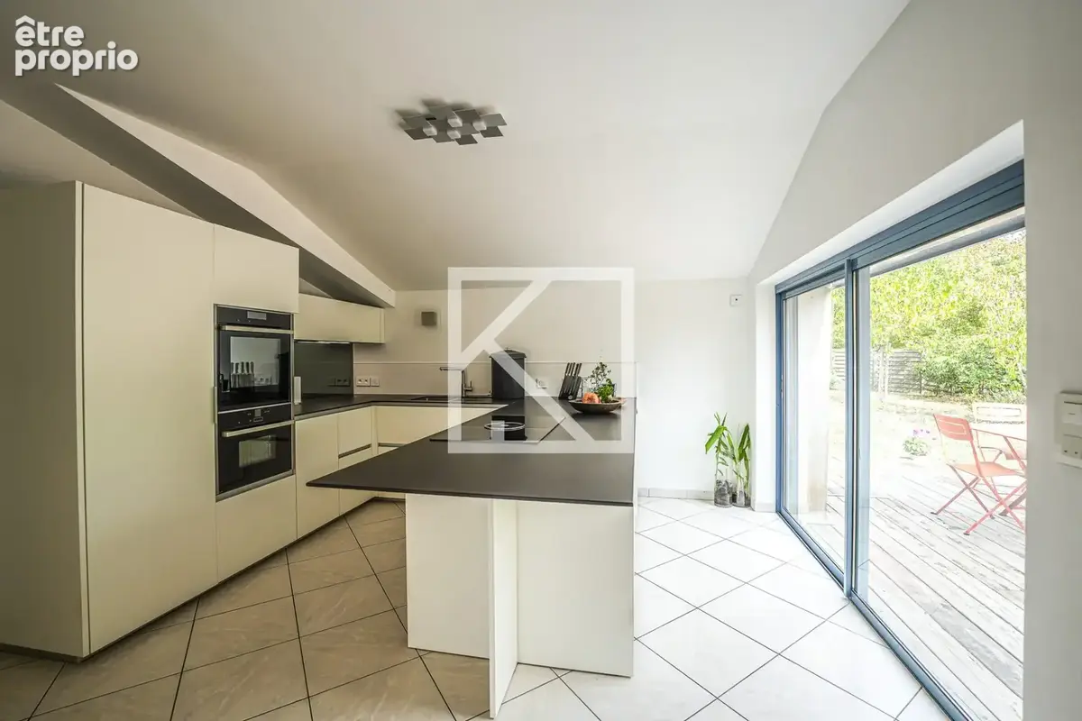 Maison 10 pièces 241 m² à vendre à Beaucouze (49070) - photo 7