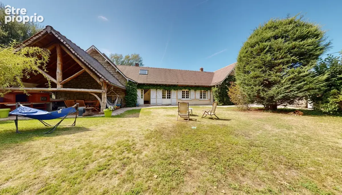 Neauphle le château, propriete d'exception sur 982m2 de terrain. - photo 2