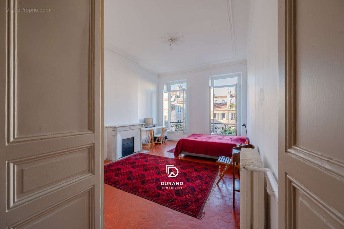 Appartement à MARSEILLE-6E