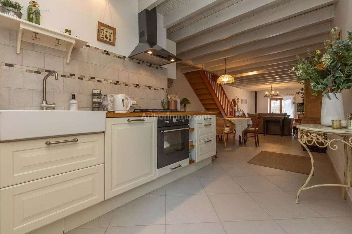 Maison à VIRIEU-LE-GRAND