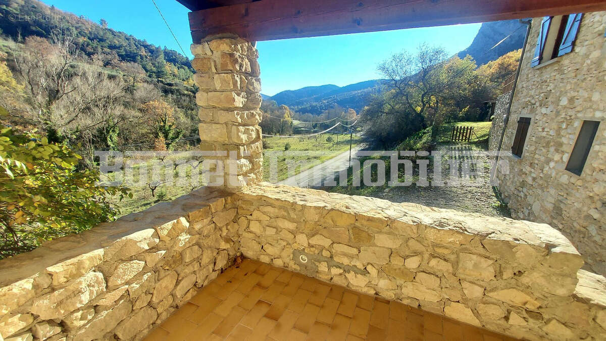 Maison à SAINT-FERREOL-TRENTE-PAS