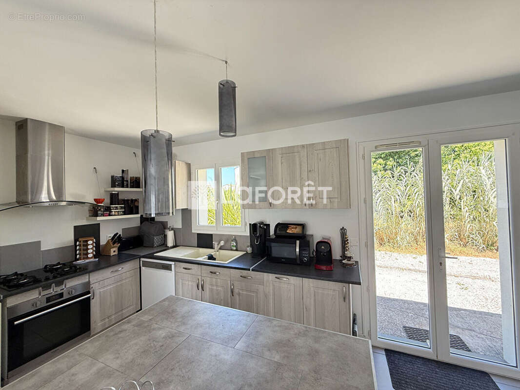 Maison à SAINT-ROMAIN-DE-BENET