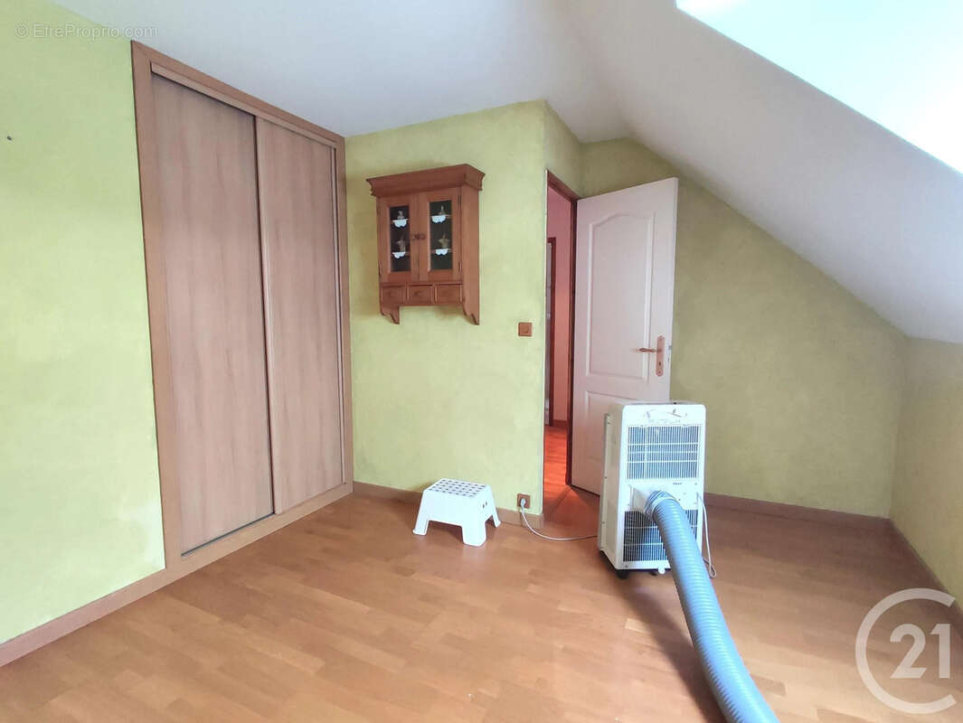 Maison 115 m² à Saint-Amand-En-Puisaye  - photo 13