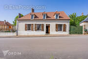 Maison à SAINT-SAUVEUR-EN-PUISAYE