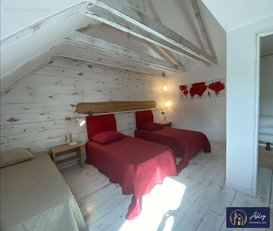 Maison 14 pièces LE MONTEIL - Maison à LE MONTEIL