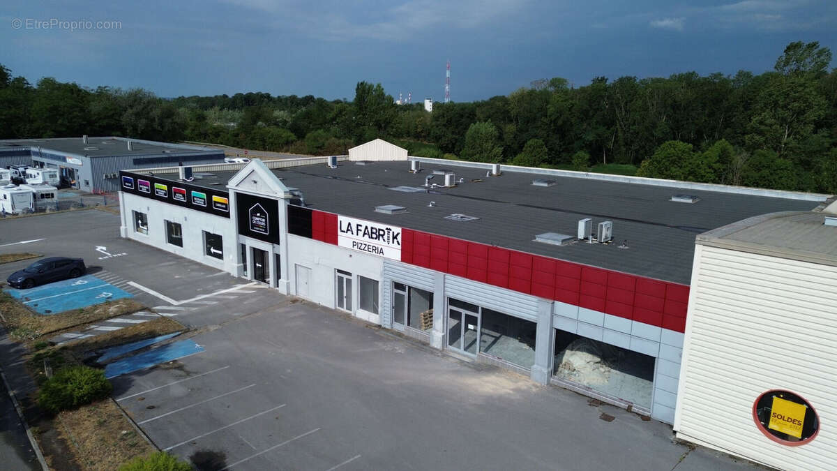 Local commercial Choisey 650 m2 - photo 2