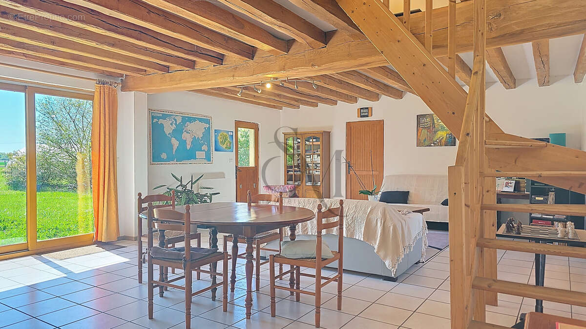 Maison à OUSSOY-EN-GATINAIS
