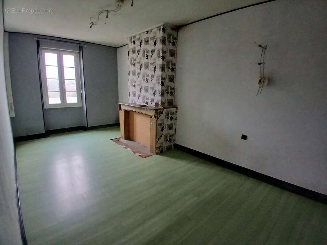 Jolie maison en pierre à rénover - photo 11