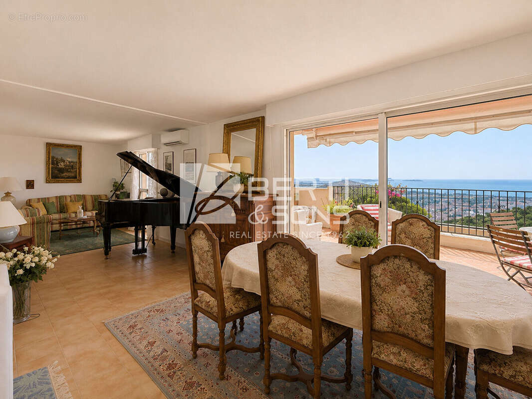 Appartement à MANDELIEU-LA-NAPOULE