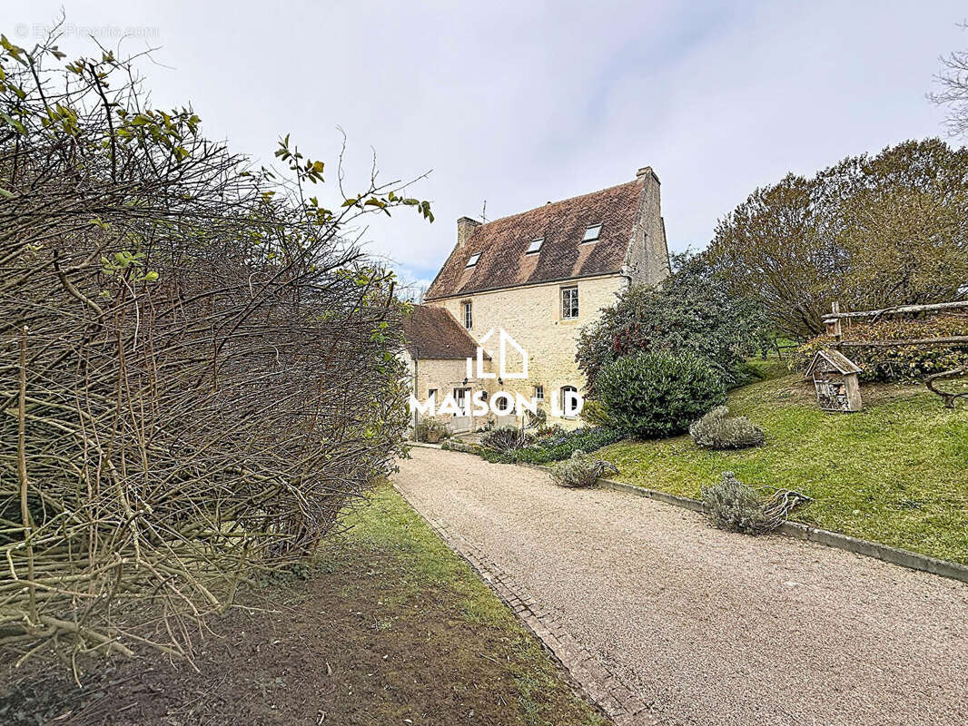 Maison à VERSAINVILLE