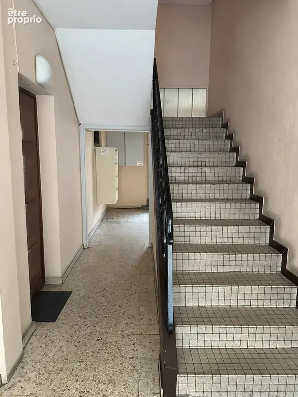 Villeneuve sur Lot appartement T2 à rénover dernier étage proche commodités - photo 8