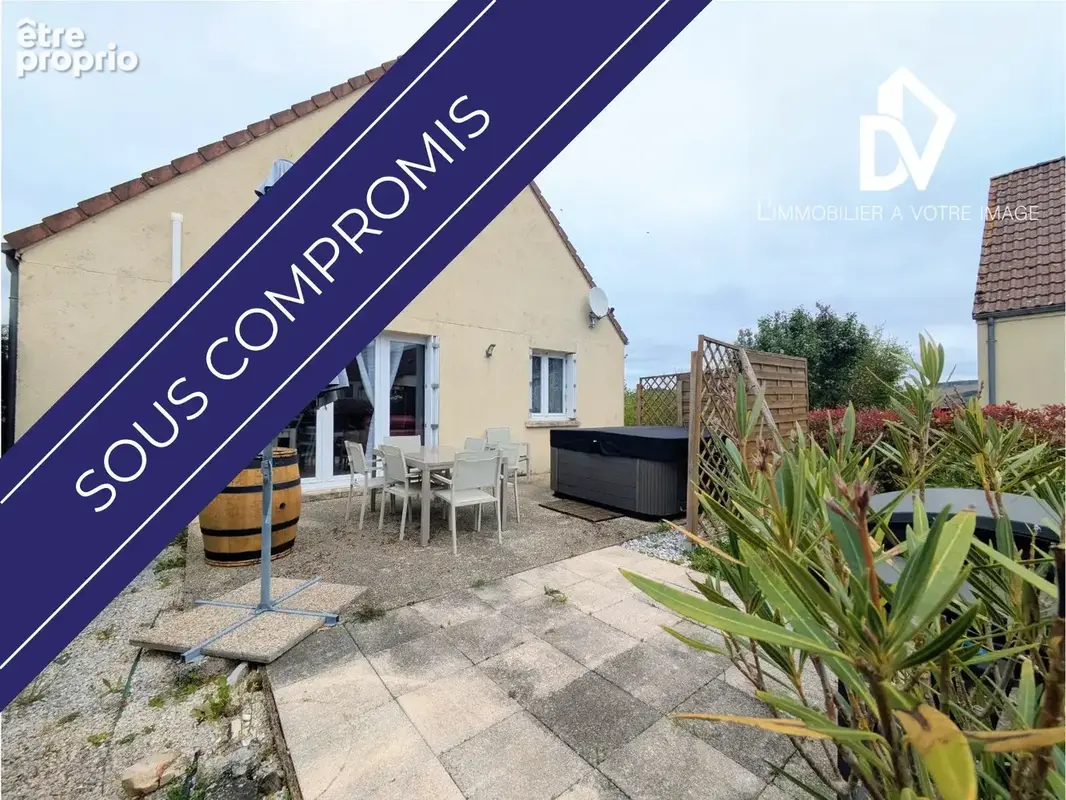 Maison à ESCOLIVES-SAINTE-CAMILLE