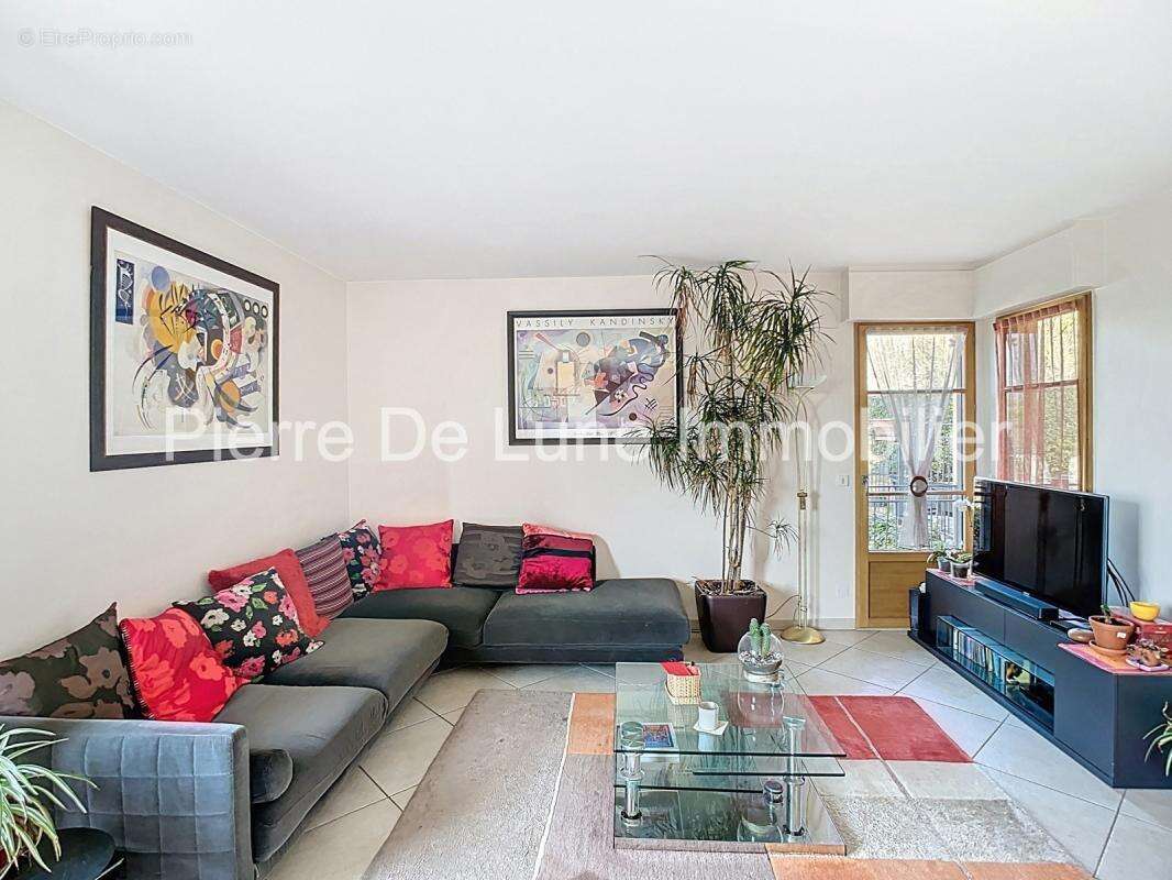 ST-DIDIER-AU-MONT-D’OR – Appartement T6 de 136 m² avec jardin privatif de 234 m2 et terrasse - photo 9
