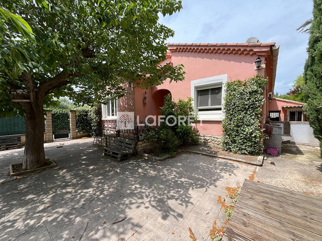 Maison à L&#039;ISLE-SUR-LA-SORGUE